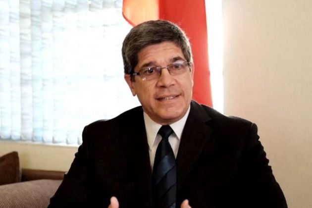 Carlos Fernandez de Cossio Carlos Fernandez de Cossio