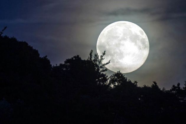 Moon view from Earth Moon view from Earth