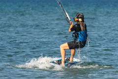 Beginner course student waterstarting