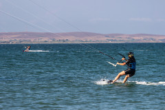 Beginner course student waterstarting