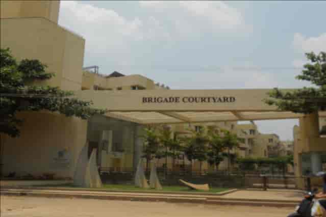 FlatGradings - Brigade Courtyard