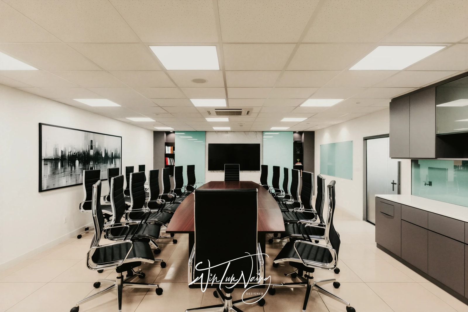 Ravenscroft _ Conference Room _ View 01
