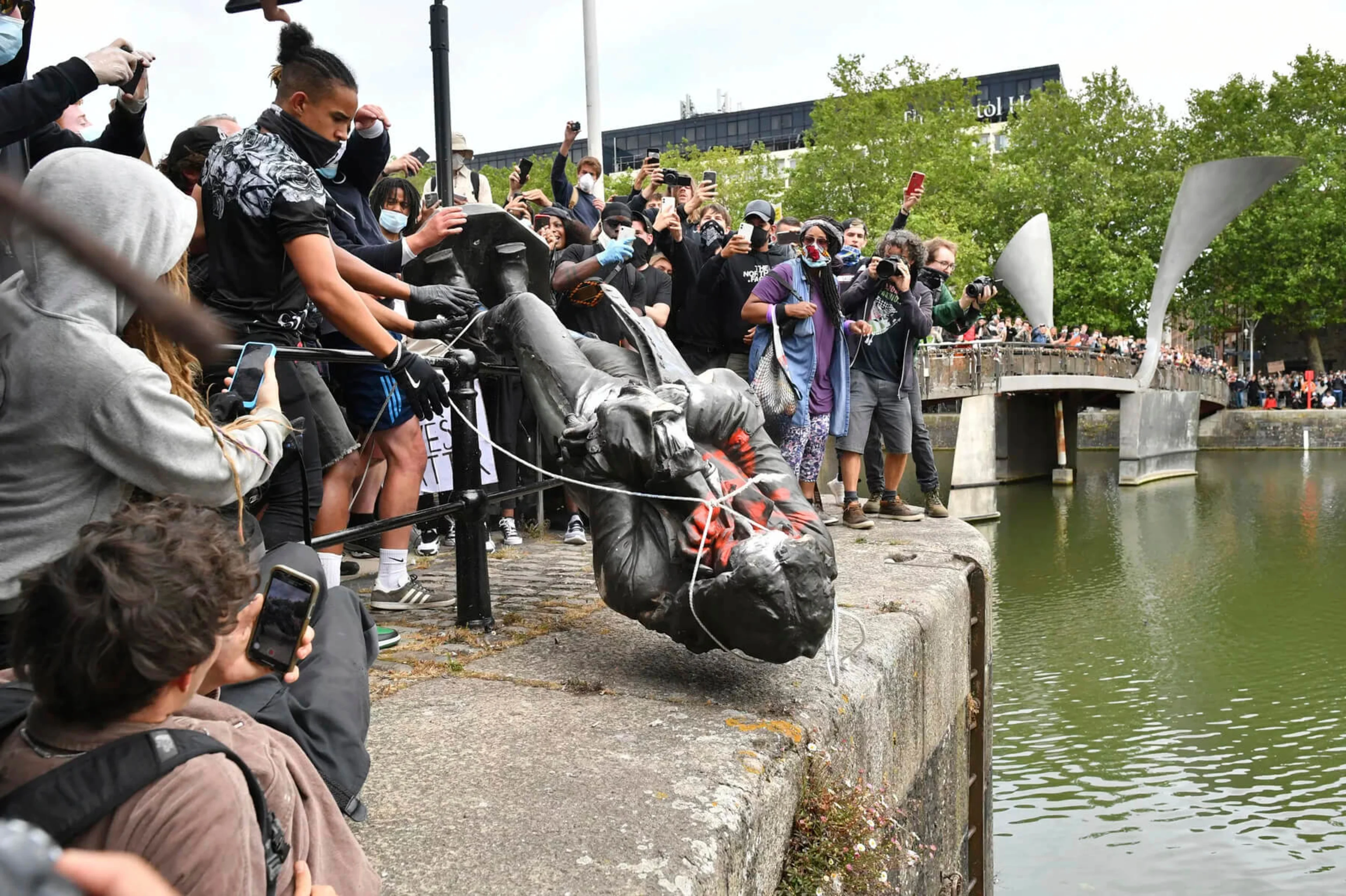 During a Black Lives Matter protest rally on June 7th 2020, a group of protesters threw a statue of Edward Colston, a slave trader, into Bristol harbour.