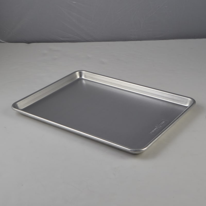 Nordic Ware Natural Aluminum Baker's Half Sheet with Lid, Silver