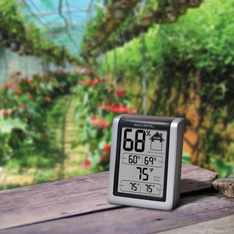 AcuRite Indoor/Outdoor Digital Thermometer and Humidity Gauge