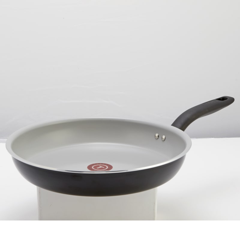 T-Fal Initiatives Ceramic Black 12 Fry Pan