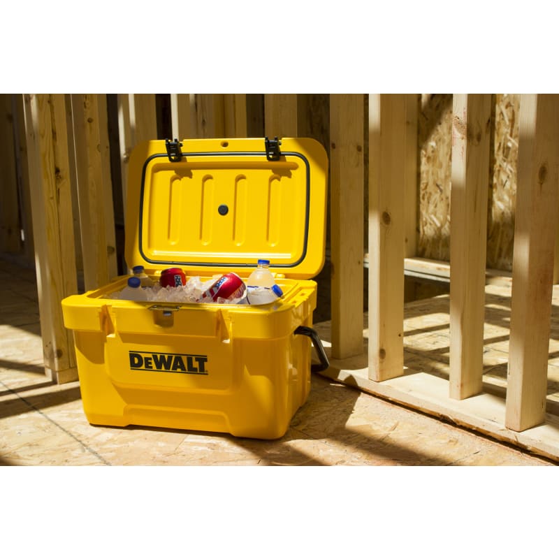 Mus rulletrappe præambel 25 Qt Insulated Lunch Box Cooler by DEWALT at Fleet Farm