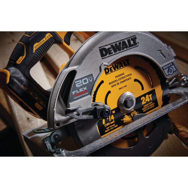 20V MAX 7 1 4 in Brushless Cordless Circular Saw w FLEXVOLT