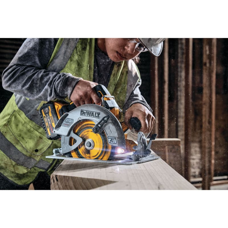 20V MAX 7-1/4 in Brushless Cordless Circular Saw w/ FLEXVOLT