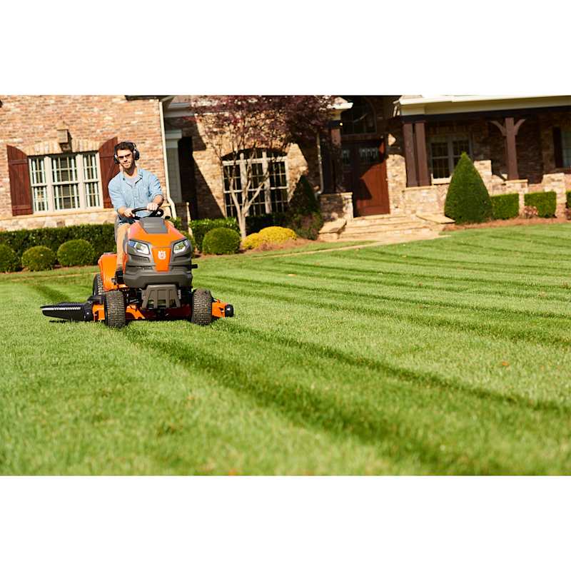 Fleet farm husqvarna lawn mower hot sale