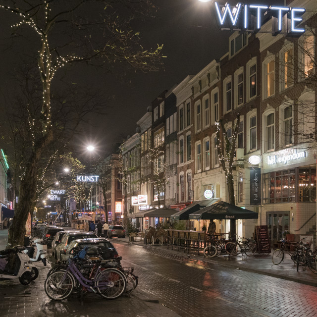 "Kneipenstraße Witte de Withstraat in Rotterdam bei Nacht" stock image