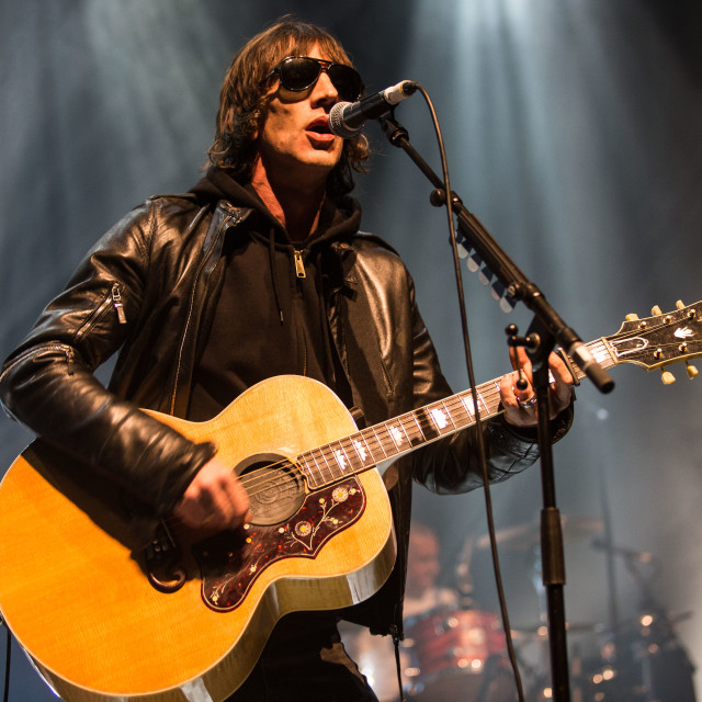 richard ashcroft gibson acoustic guitar