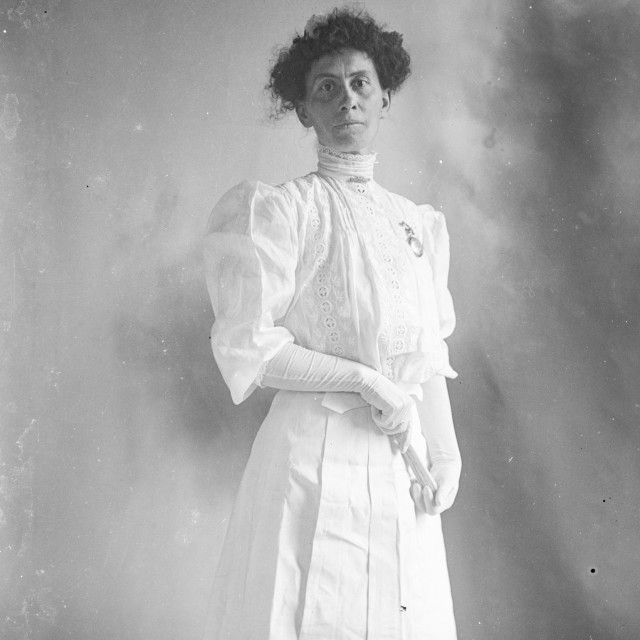 "VINTAGE PORTRAIT OF ELEGANT WOMAN" by JOHN MOUNT - $25.10 "VINTAGE PORTRAIT OF ELEGANT WOMAN" stock image
