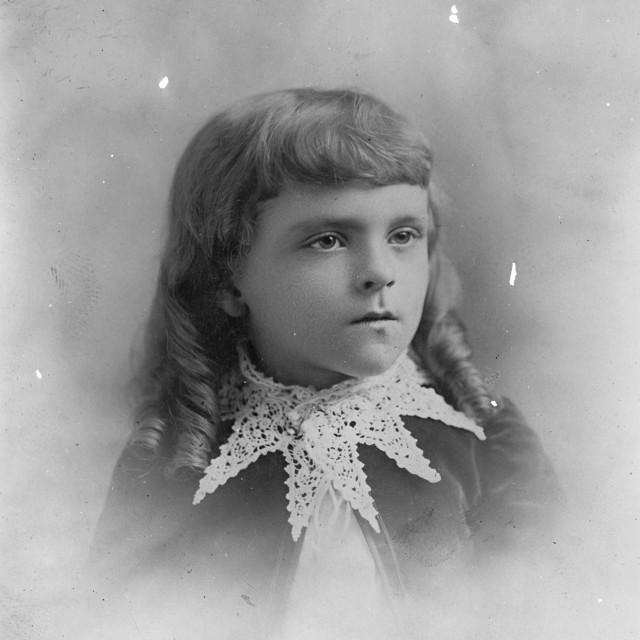 "VINTAGE STUDIO PORTRAIT OF YOUNG GIRL CHILD" by JOHN MOUNT - $25.10 "VINTAGE STUDIO PORTRAIT OF YOUNG GIRL CHILD" stock image