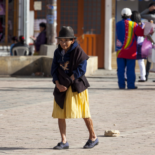 "0231 - Colombia, Chiquinquirá, Plaza Principal de Bolivar: yellow skirt" stock image