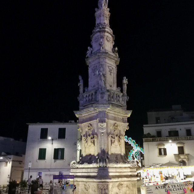 "Ostuni - Colonna di Sant'Oronzo di sera" stock image