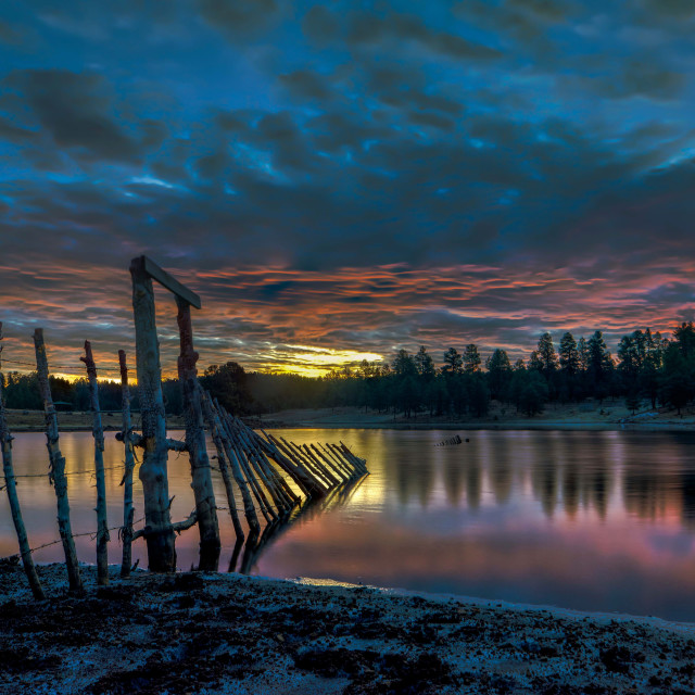 "lake-blue-hour-arizona-sunrise" by Chuck Taylor - £77.82 "lake-blue-hour-arizona-sunrise" stock image