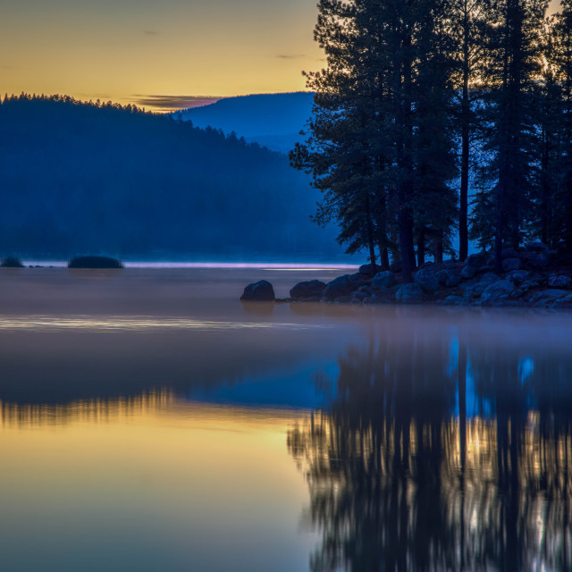 "vacation-travel-lake-sunrise-arizona" by Chuck Taylor - £77.82 "vacation-travel-lake-sunrise-arizona" stock image