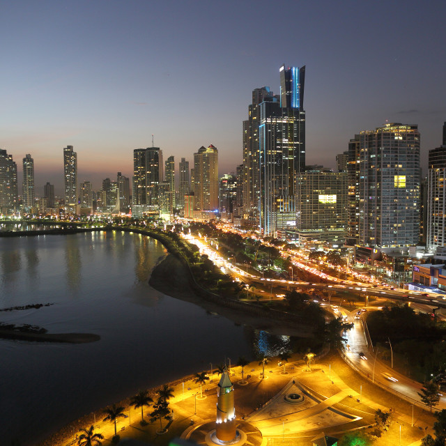 "Cae la noche en la Ciuda de Panama" stock image