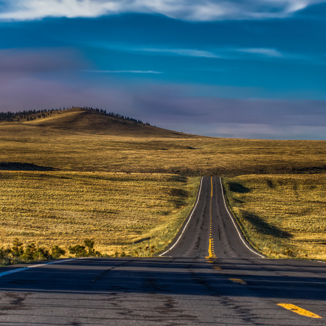 "travel-white mountains-arizona-sunset-road" by Chuck Taylor - £77.82 "travel-white mountains-arizona-sunset-road" stock image
