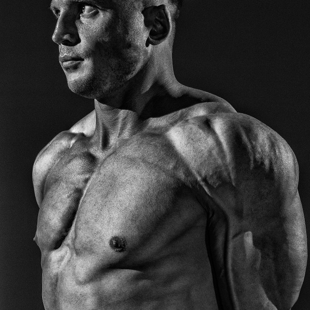 Bodybuilder - nude sportsman studio picture - License, download or ...