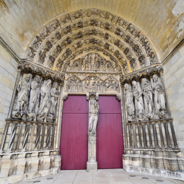 "Laon cathedral" by Amit Mendelsohn - £50.00 "Laon cathedral" stock image