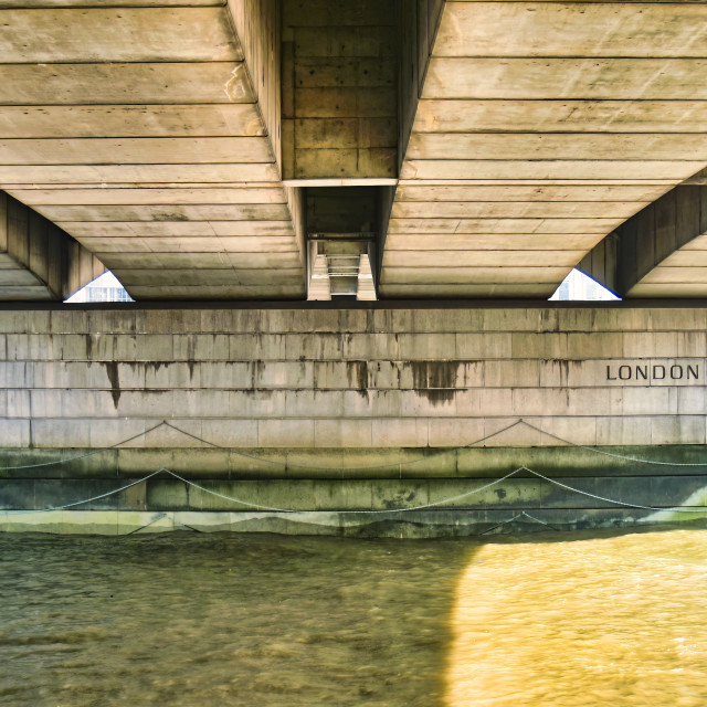 "LONDON BRIDGE LINES" stock image