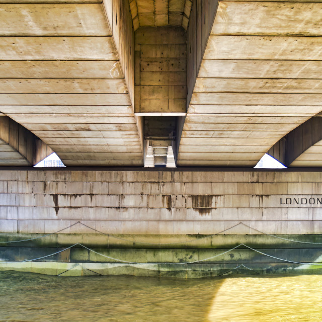 "UNDER LONDON BRIDGE" stock image