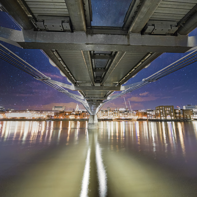 "MILLENNIUM BRIDGE AROUND MIDNIGHT" stock image