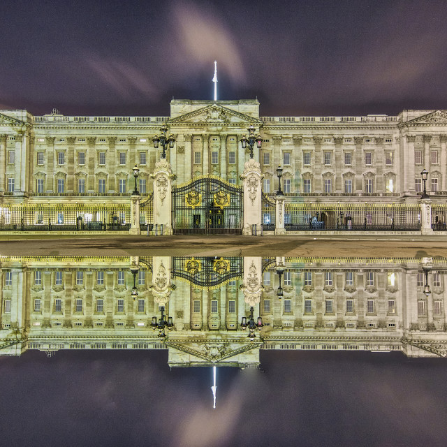 "BUCKINGHAM PALACE REFLECTION" stock image