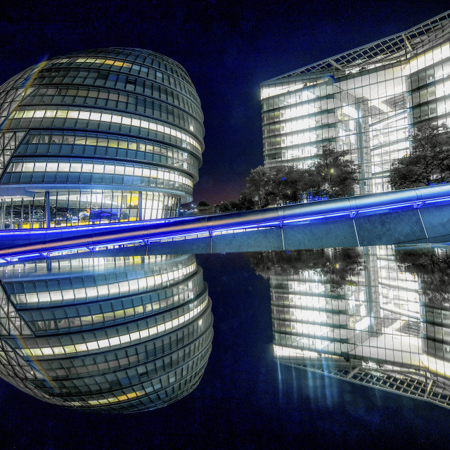 "LONDON CITY HALL" stock image