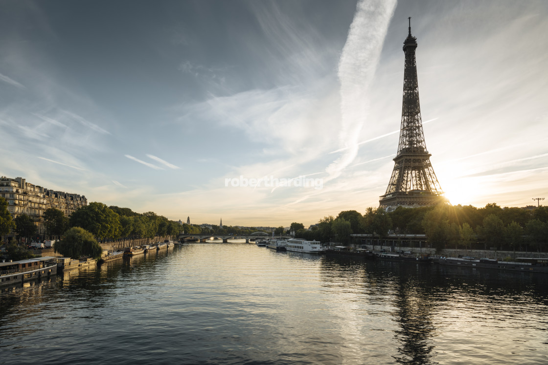 "Eiffel Tower and River Seine at dawn, Paris, √éle-de-France, France, Europe" stock image