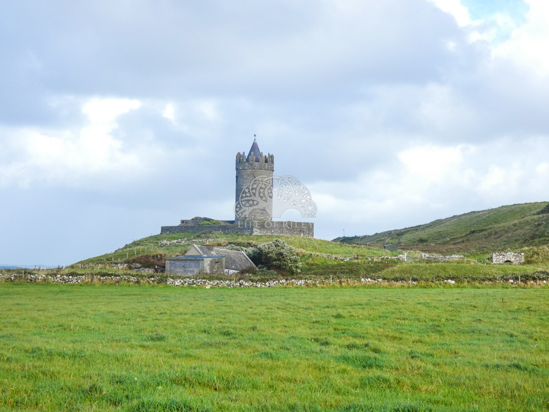 "Doonagore Castle" stock image