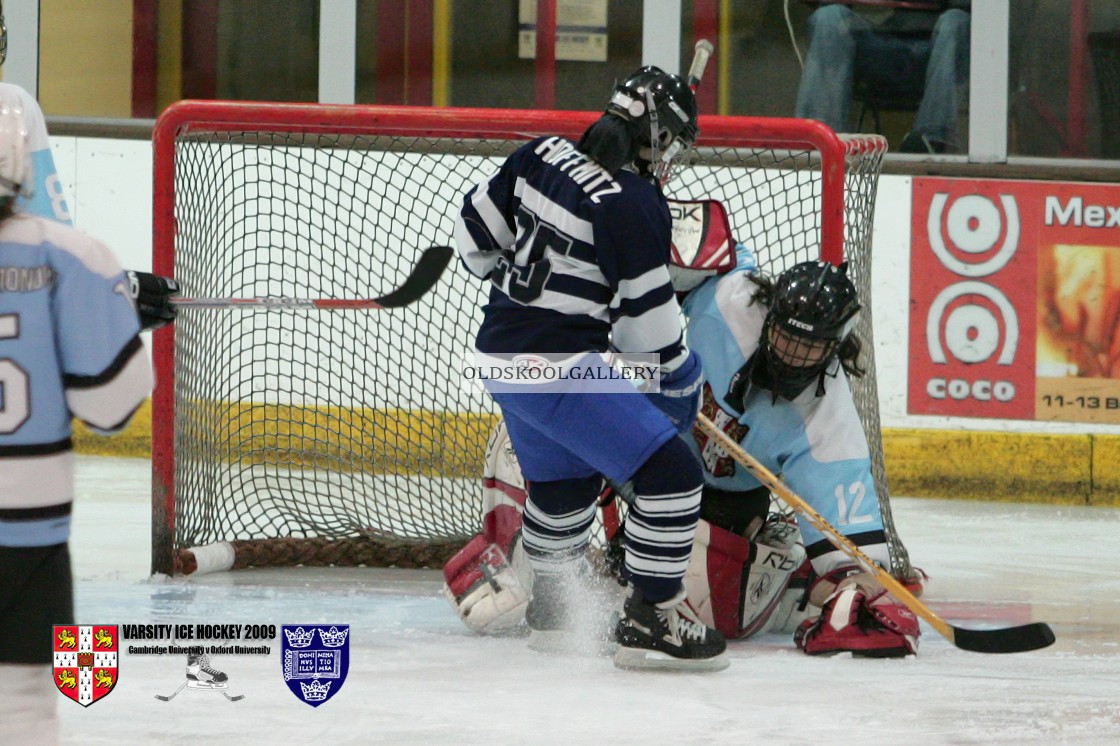 "Varsity Ice Hockey - Cambridge Women v Oxford Women (2009)" stock image