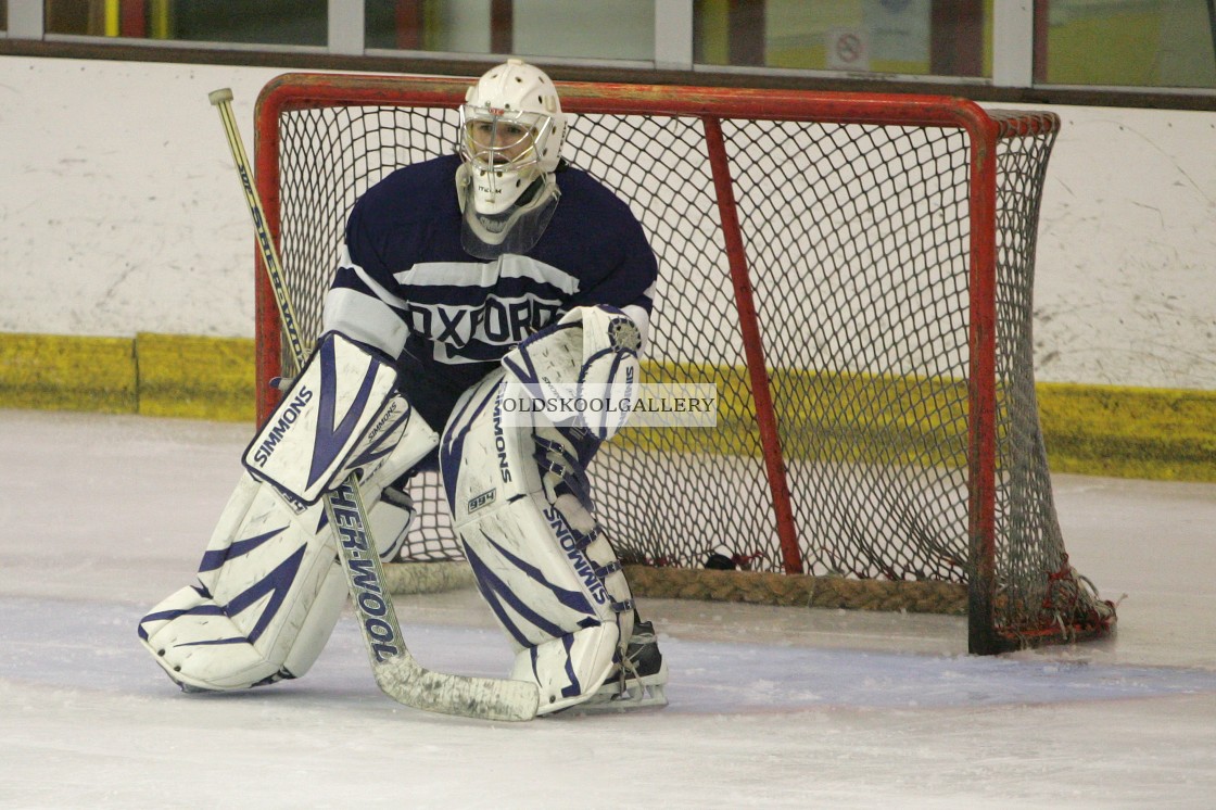 "Varsity Ice Hockey - Cambridge Women v Oxford Women (2011)" stock image