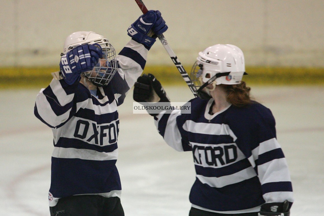 "Varsity Ice Hockey - Cambridge Women v Oxford Women (2011)" stock image