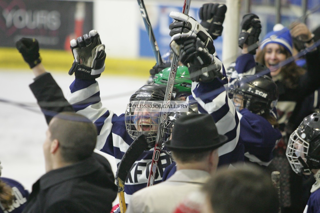 "Varsity Ice Hockey - Cambridge Women v Oxford Women (2011)" stock image