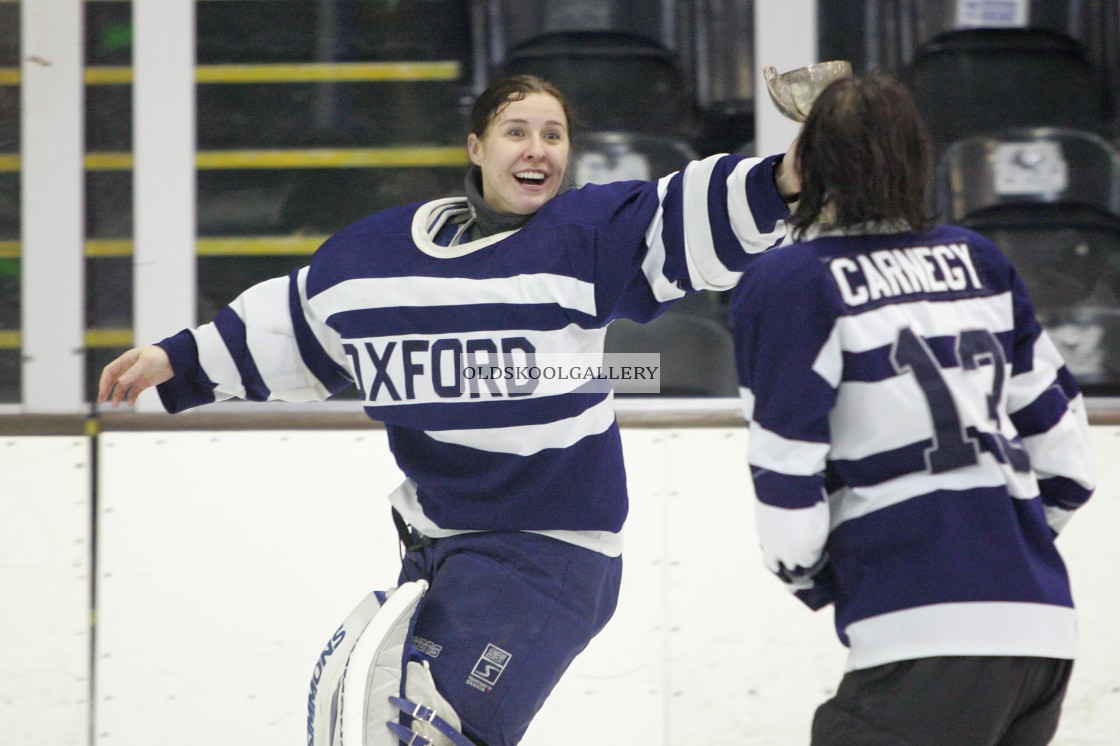 "Varsity Ice Hockey - Cambridge Women v Oxford Women (2011)" stock image