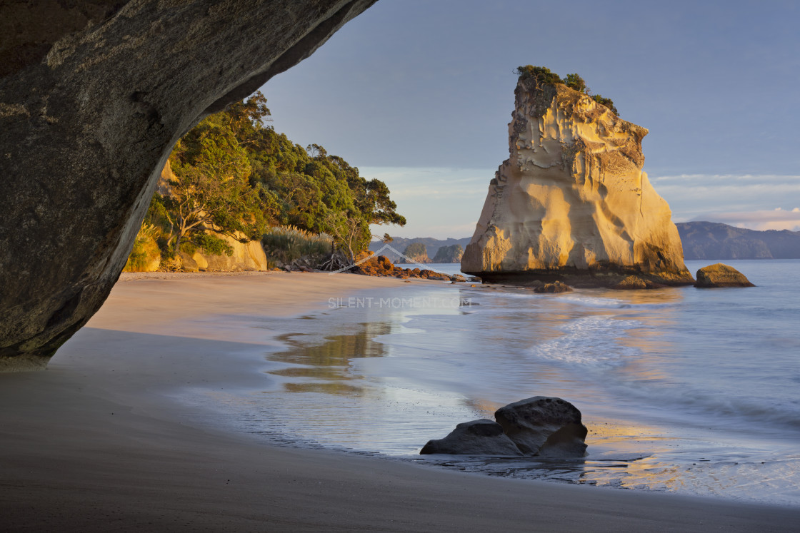 "Cathedral Cove, Hahei, Coromadel Peninsula, Waikato, Nordinsel, Neuseeland" stock image