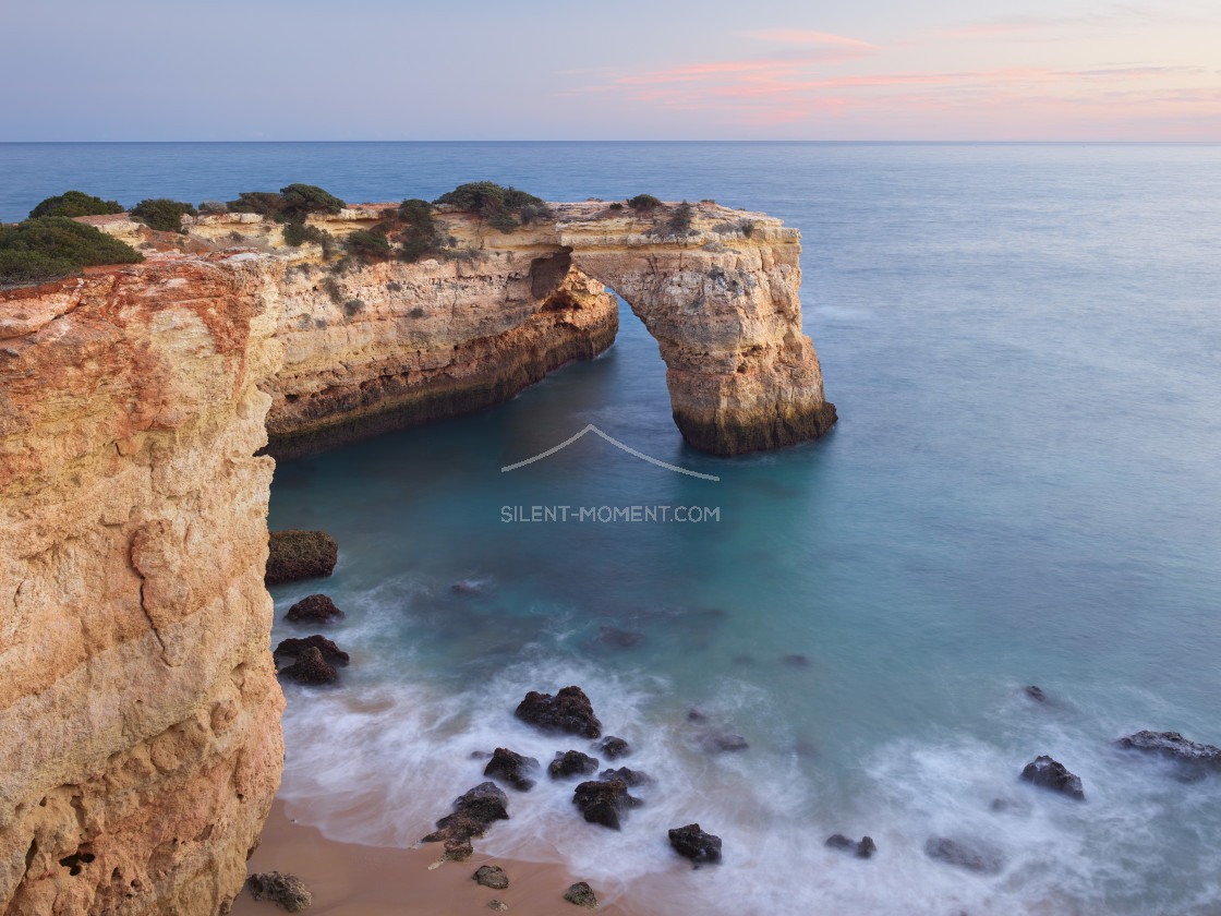 "Arco de Albandeira, Algarve, Portugal" stock image