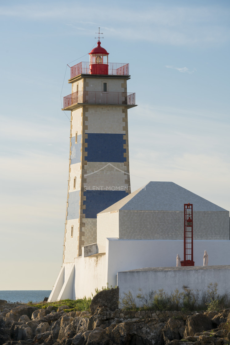 "Leuchtturm am Forte de Santa Marta, Cascais, Portugal" stock image