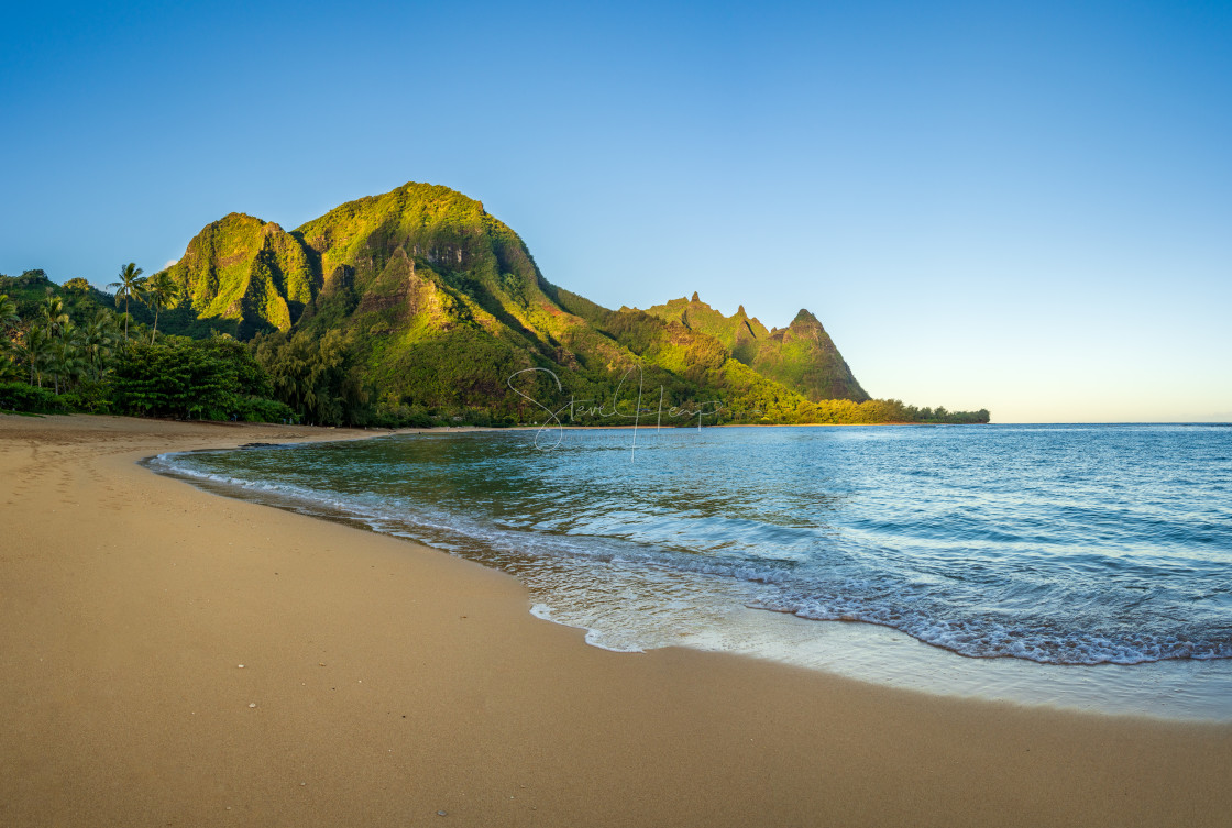 "Early morning sunrise over Tunnels Beach on Kauai in Hawaii" by Steve Heap - $8.21 "Early morning sunrise over Tunnels Beach on Kauai in Hawaii" stock image