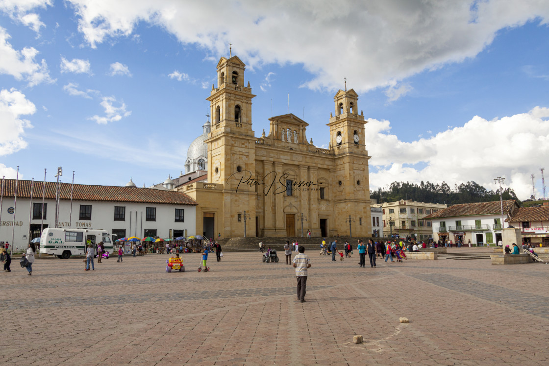 "0230 - Colombia, Chiquinquirá, Plaza Principal de Bolivar: basílica" stock image