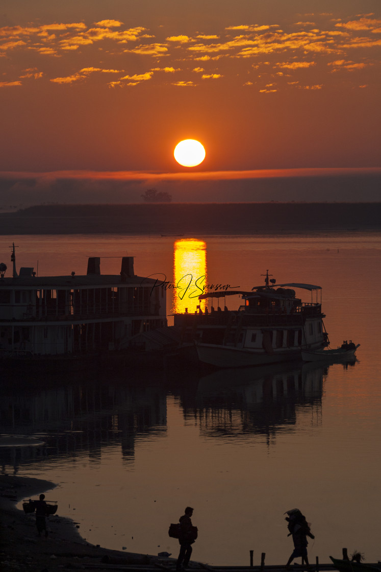 "1043 - Myanmar (Burma), Chindwin River: let's go to work" stock image