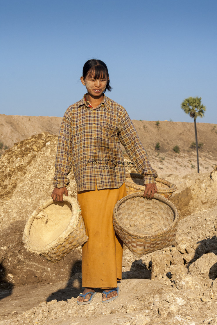 "2030 - Myanmar (Burma): working and living in the copper mines: "Copper Girl"" stock image