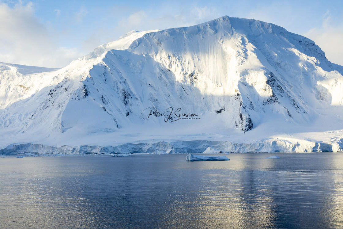 "0940 - Neumayer Channel: Anvers Island at sunset" stock image