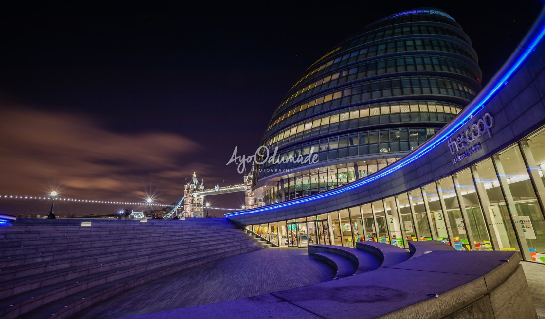 "City Hall & Tower Bridge" stock image