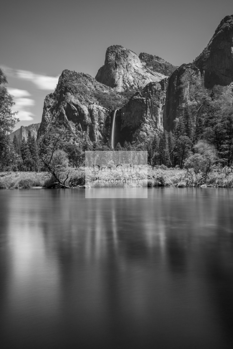 "Yosemite Bridalveil Fall Reflection" stock image