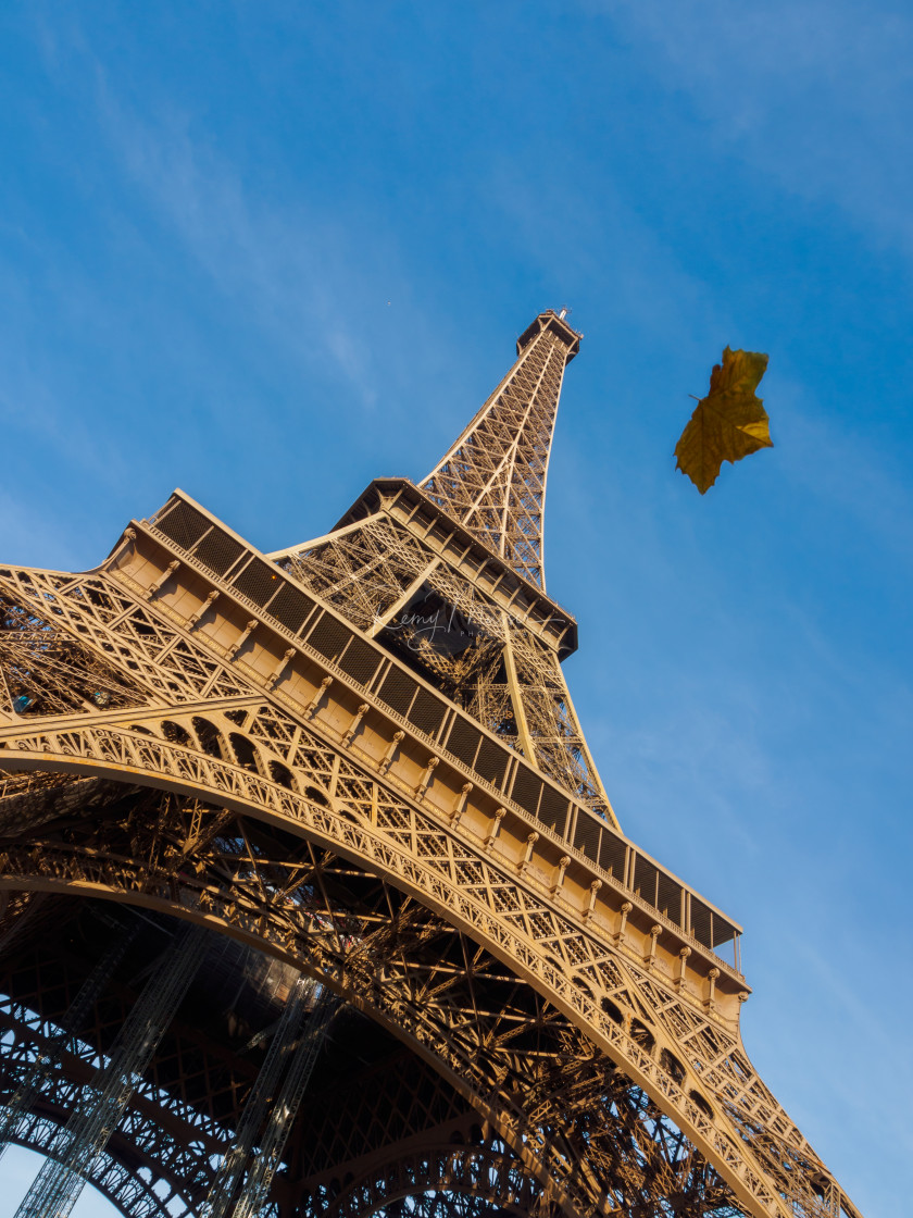 "View of the Eiffel tower in Paris." by Remy Musser Premium Collection - £10.00 "View of the Eiffel tower in Paris." stock image