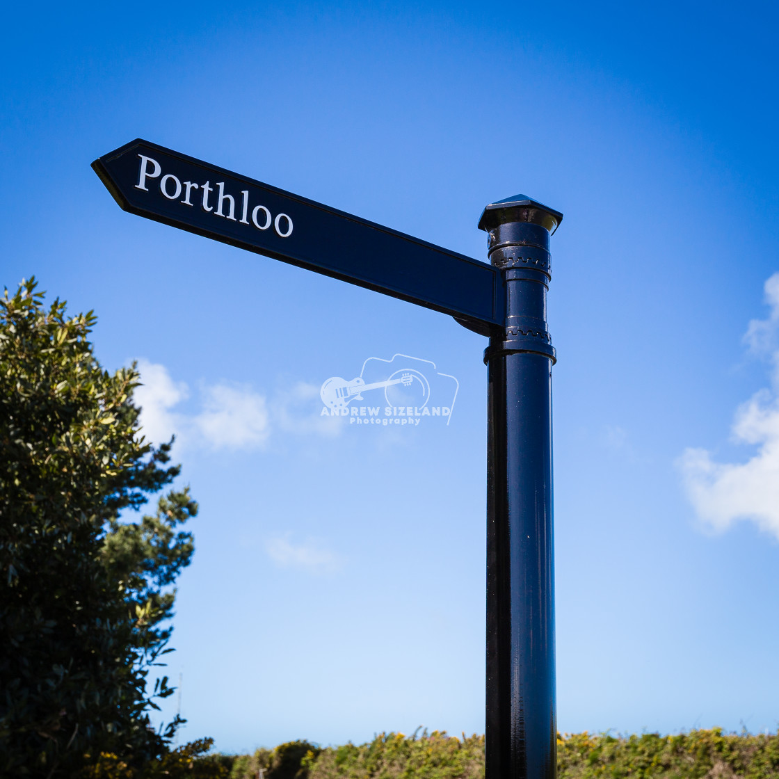 "This way to Porthloo" stock image